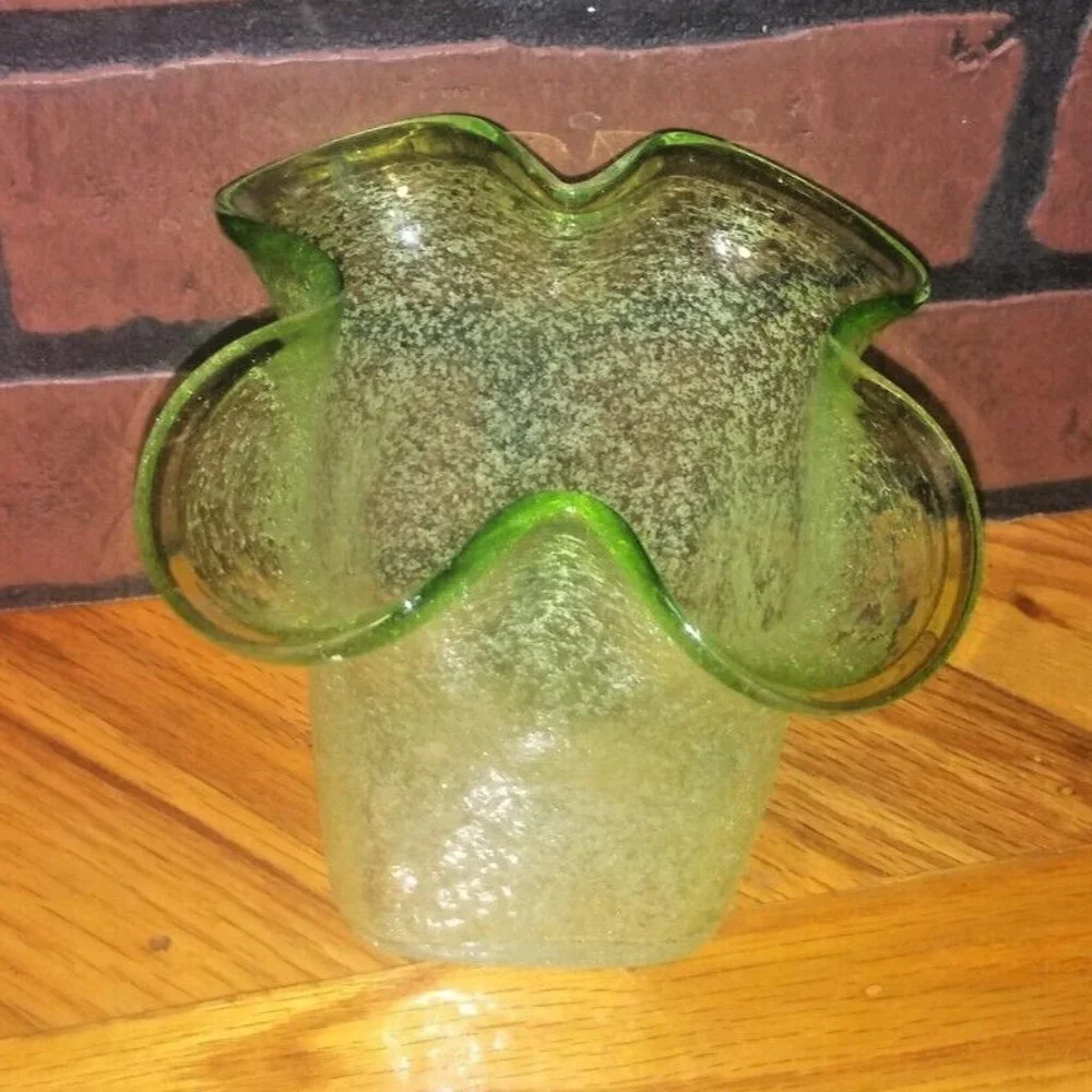 Vintage Vase Bubble Glass Emerald Green Scalloped ruffled Edge MCM 5